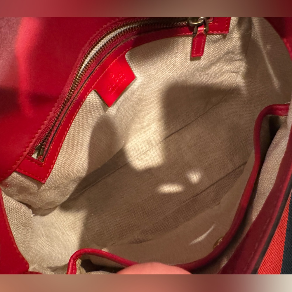 Gucci Lady Web GG Supreme crossbody with web strap - Picture 8 of 9